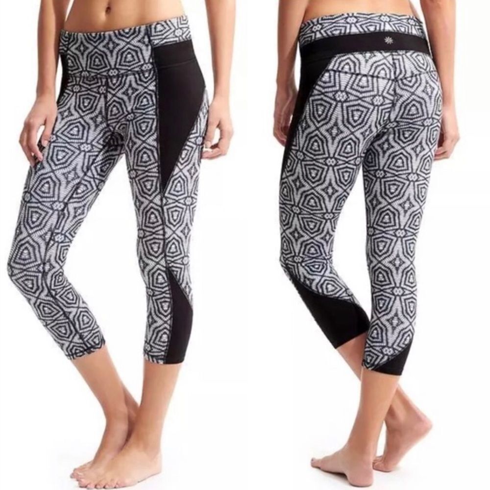 Athleta Mixed Geo Chaturanga Capri Legging Pants S